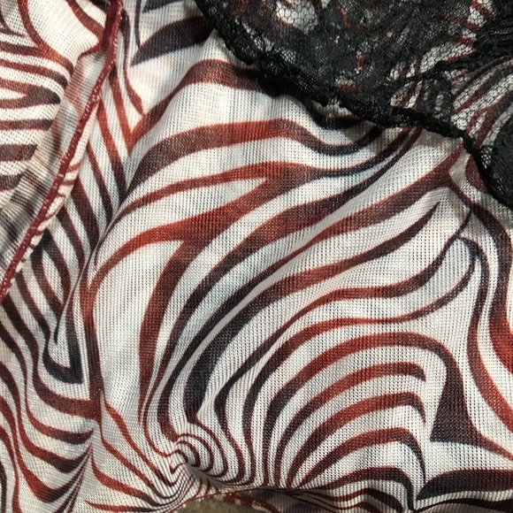 Size S LINDI tunic style black and red top - Picture 12 of 13